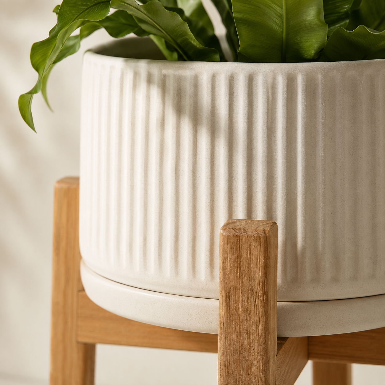 Ivanoir Solenne Ribbed Planter with Elevated Stand